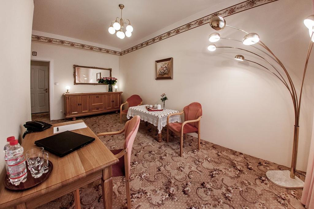 Palazzo Adler Bed and Breakfast Swarzędz Εξωτερικό φωτογραφία